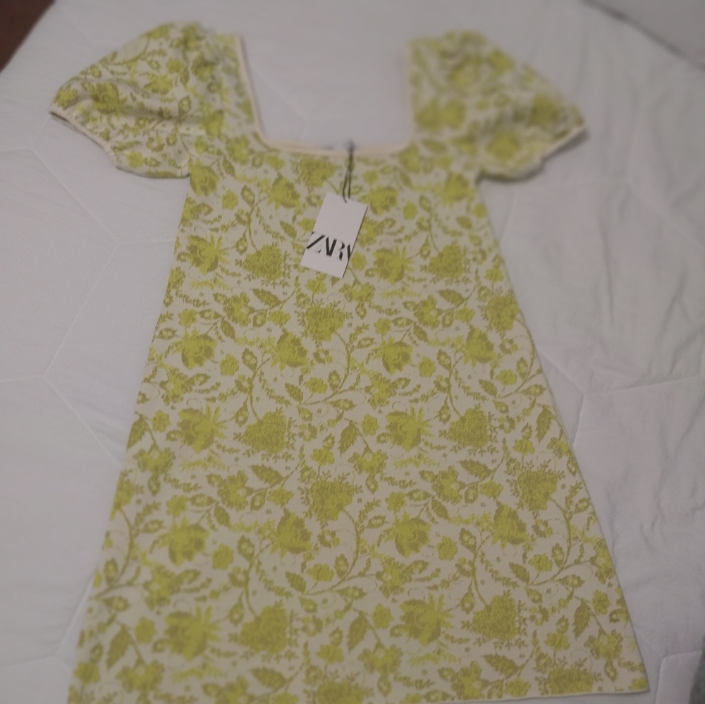 NWT. Zara Green/Cream Jacquard Knit Mini Dress. Size M.